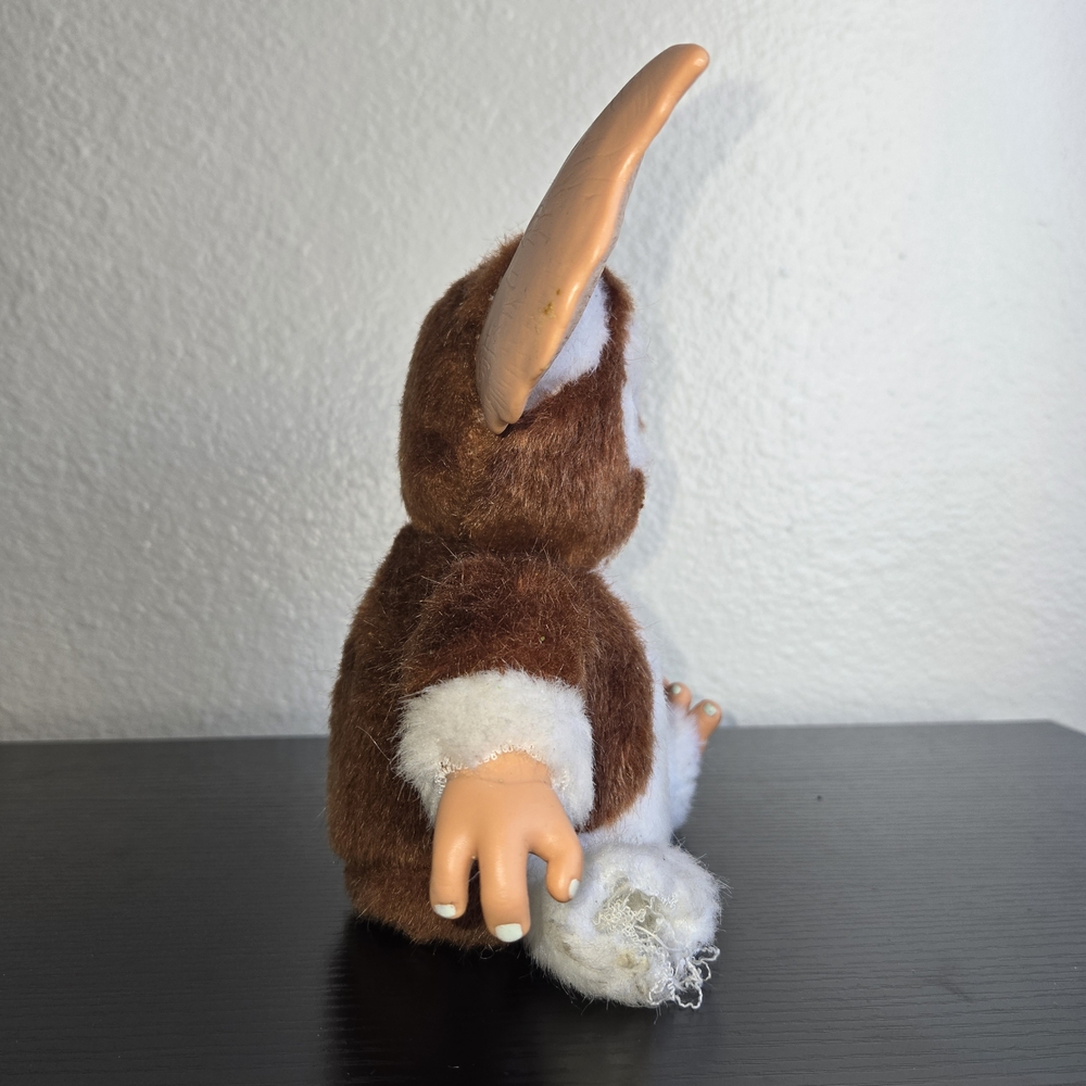 NECA Gremlins Dancing Gizmo Plush Mogwai Singing Dancing - Picture 2 of 10